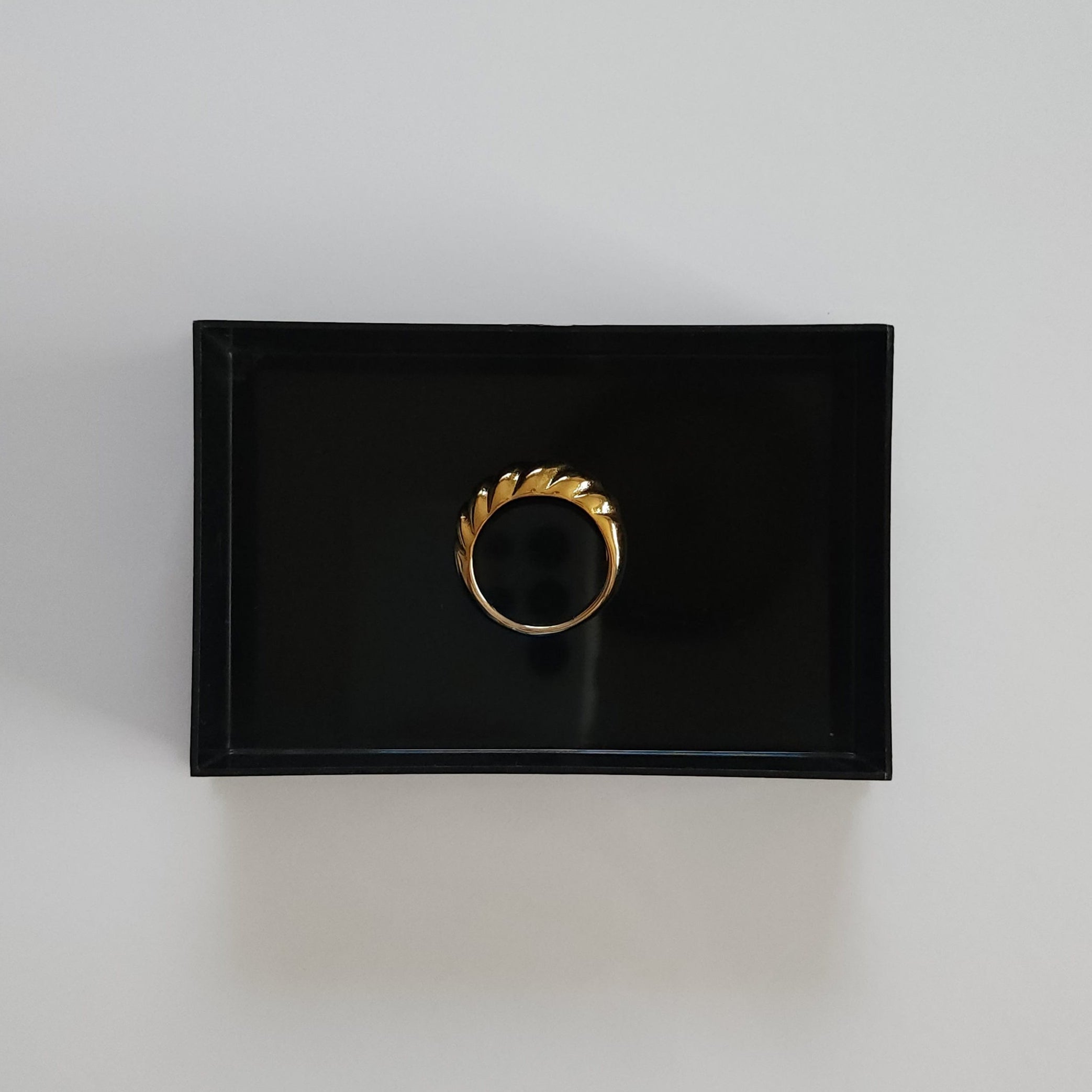 Jolie Classic Croissant Ring