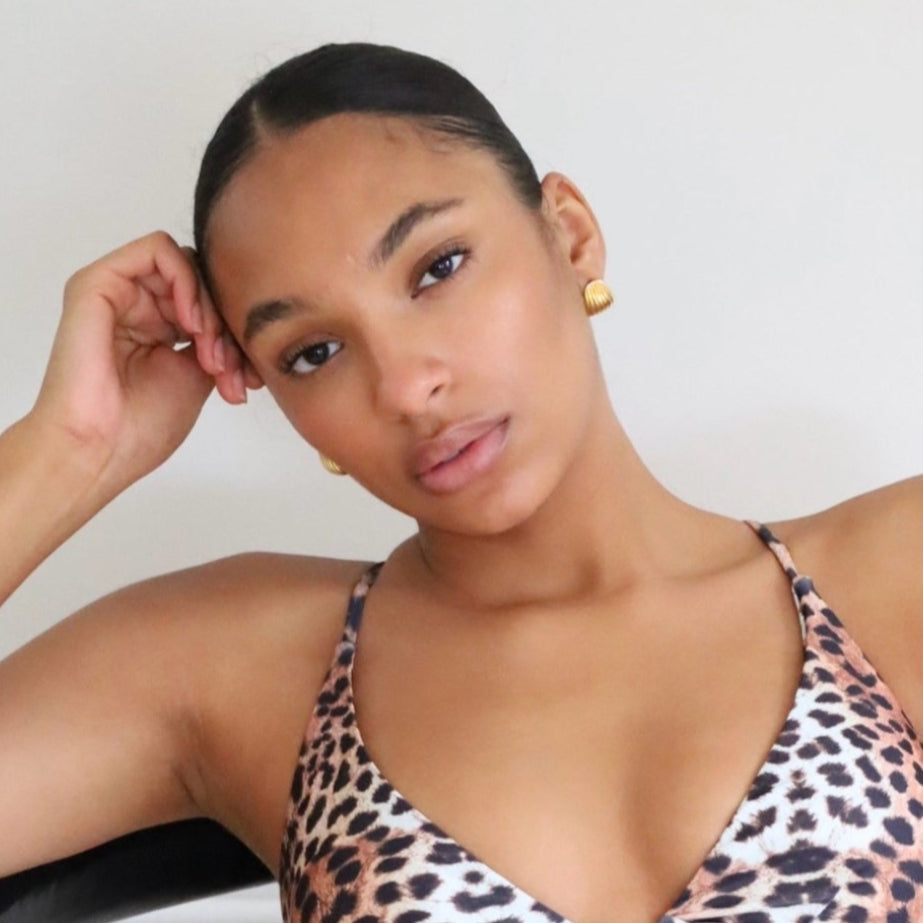 Marceline Dainty Ribbed Stud Earrings