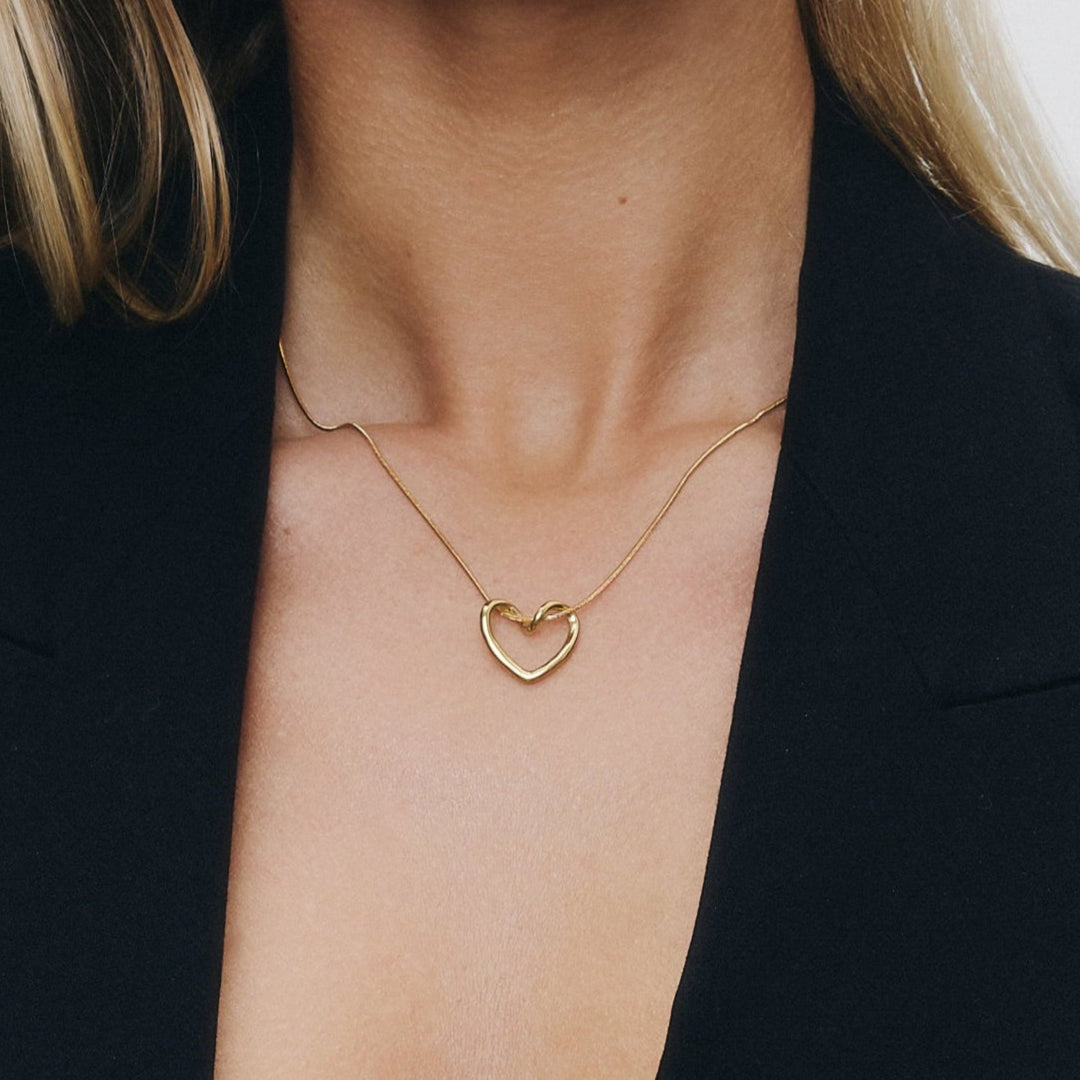 Coeur Dainty Pendant Necklace