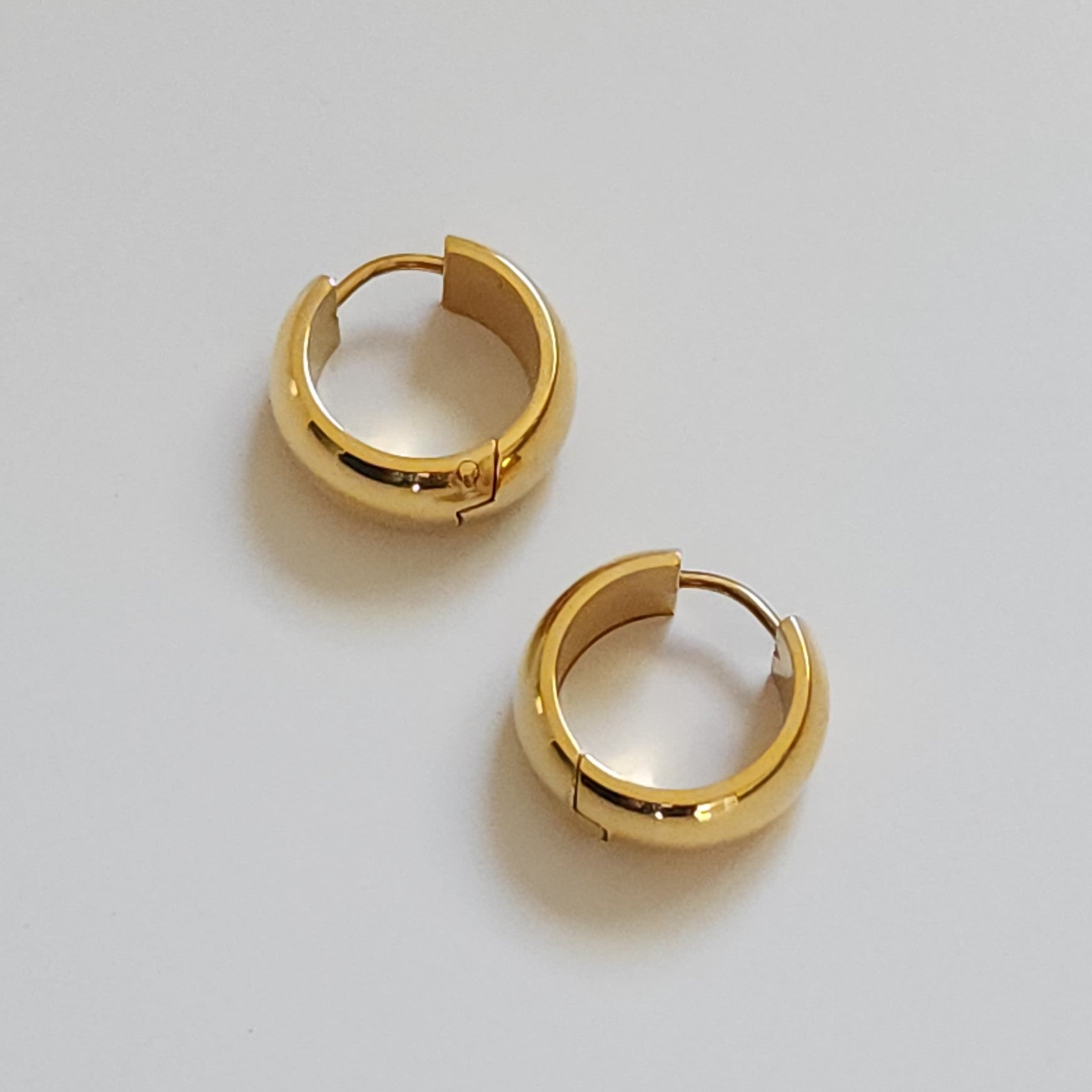 Cerise_Jewelry_Tristan_Wide_Hoop_Earrings