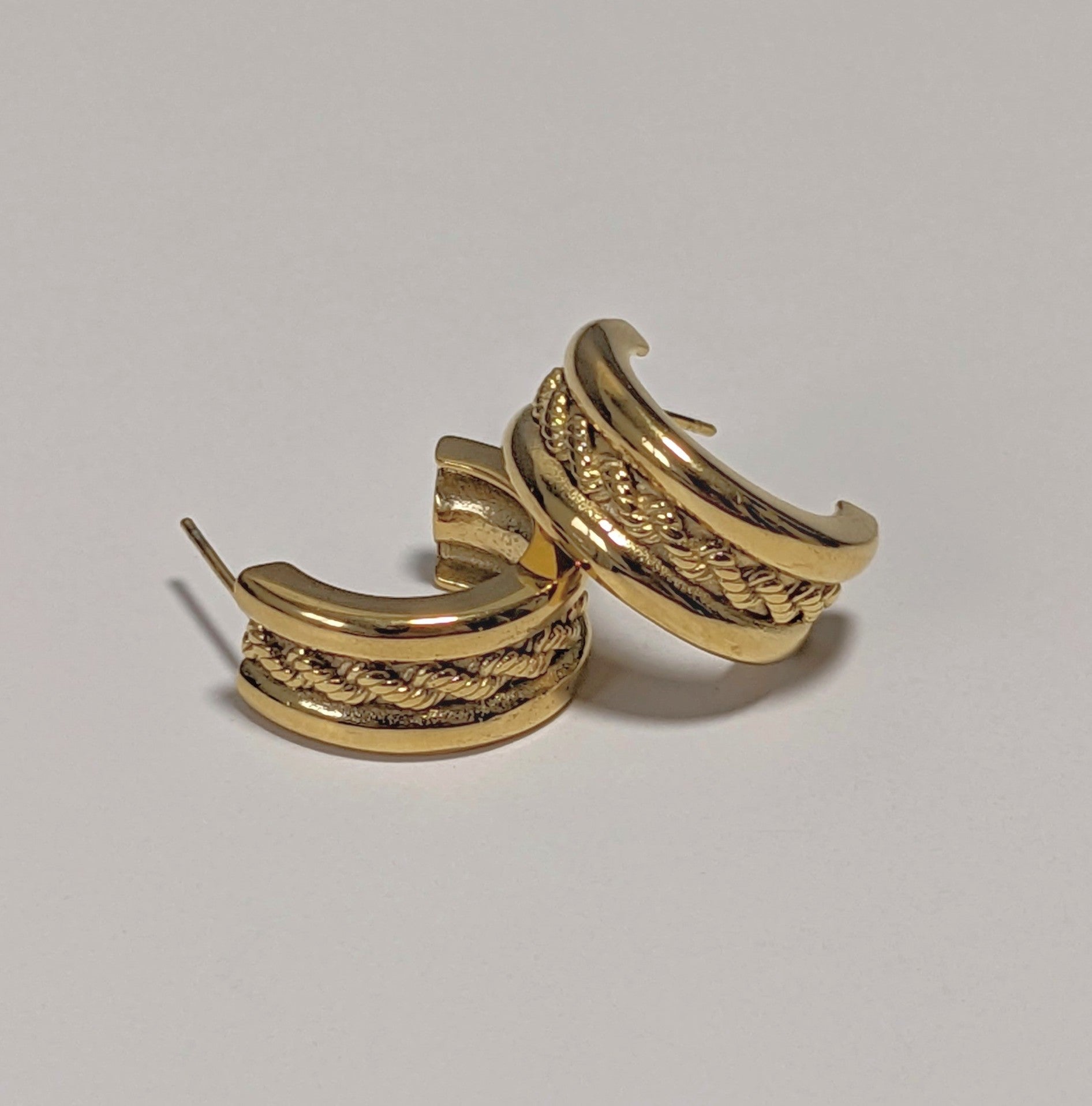 Camille Middle Twist Hoop Earrings